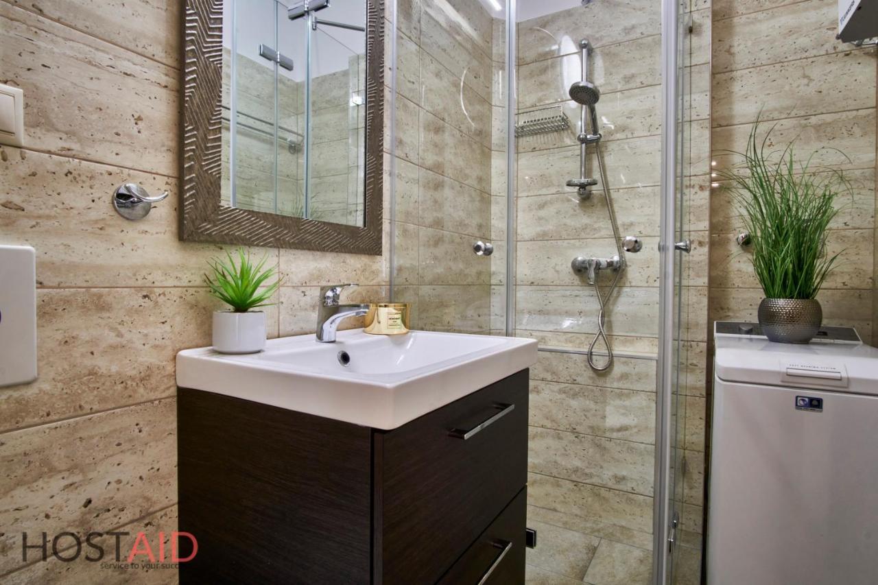 R7 Design Apartment - Hostaid Budapest Eksteriør bilde