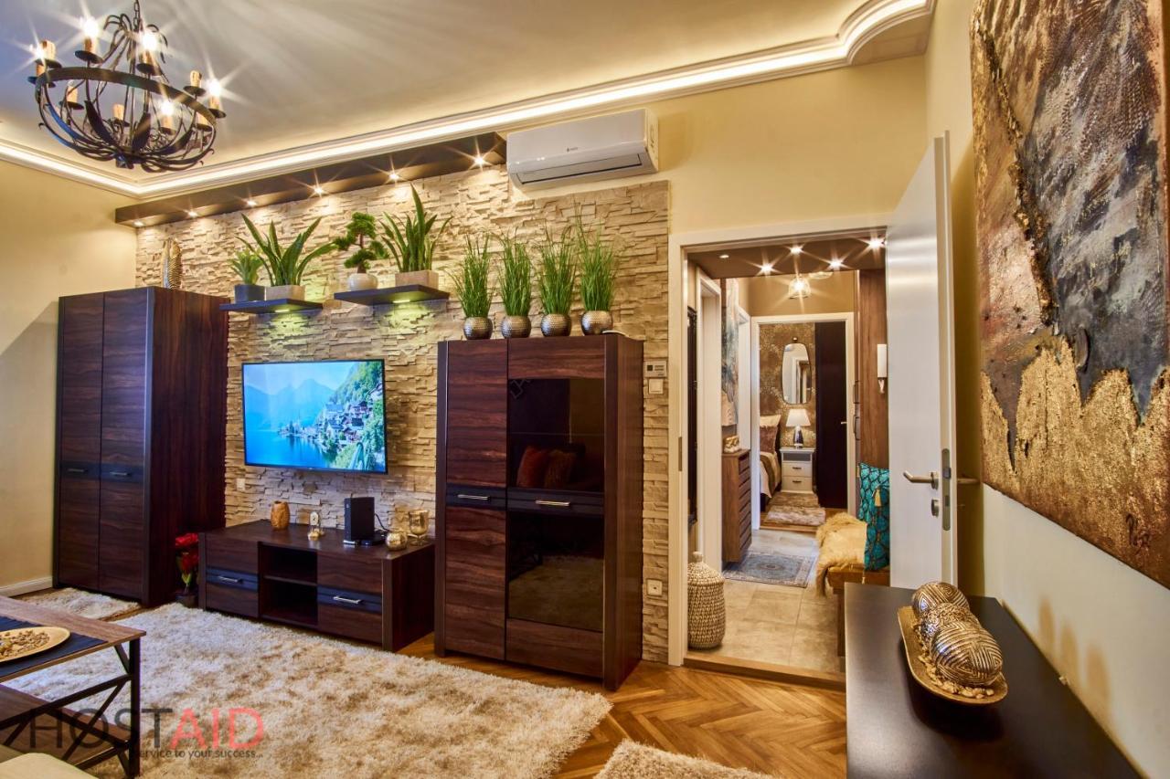 R7 Design Apartment - Hostaid Budapest Eksteriør bilde